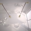 Lámpara colgante con jaula Drop acabado latón y cable RM19 Rayón Burdeos