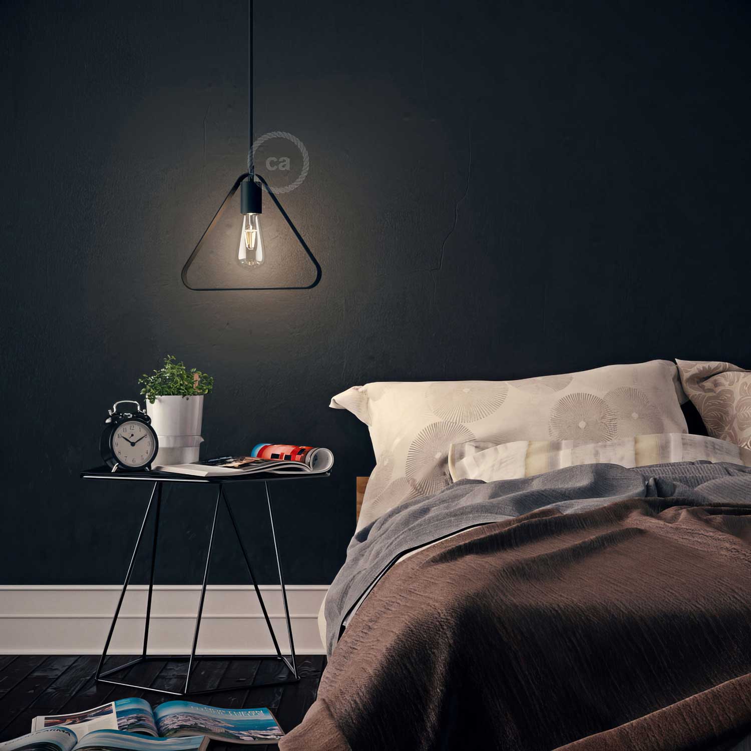 Metal Duedì Apex lampshade with metal socket cover and E26 socket - Black