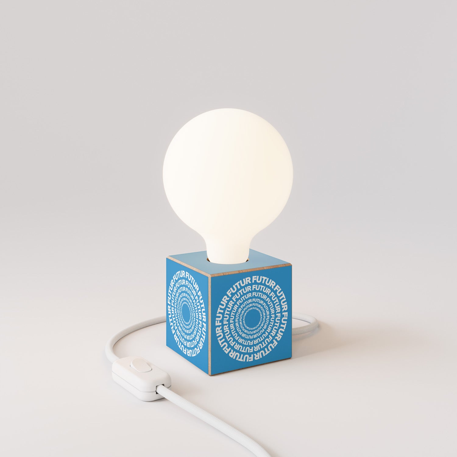 Cubetto table lamp with US plug, "Futur" porcelain effect globe bulb - Futur festival