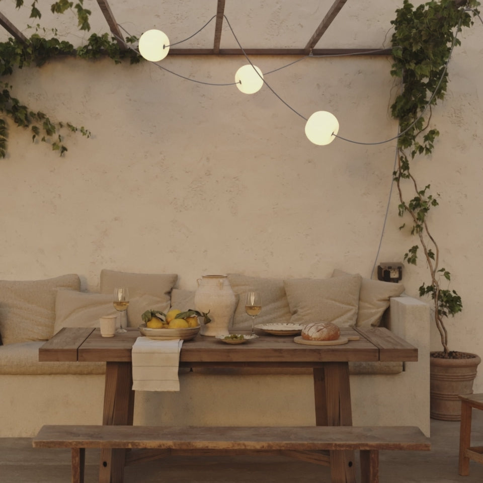 Cargar vídeo: Guirnalda luminosa de exterior de 3 luces para zonas húmedas Desert Brown, fuente de alimentación con enchufe US - Marina3 Cherry